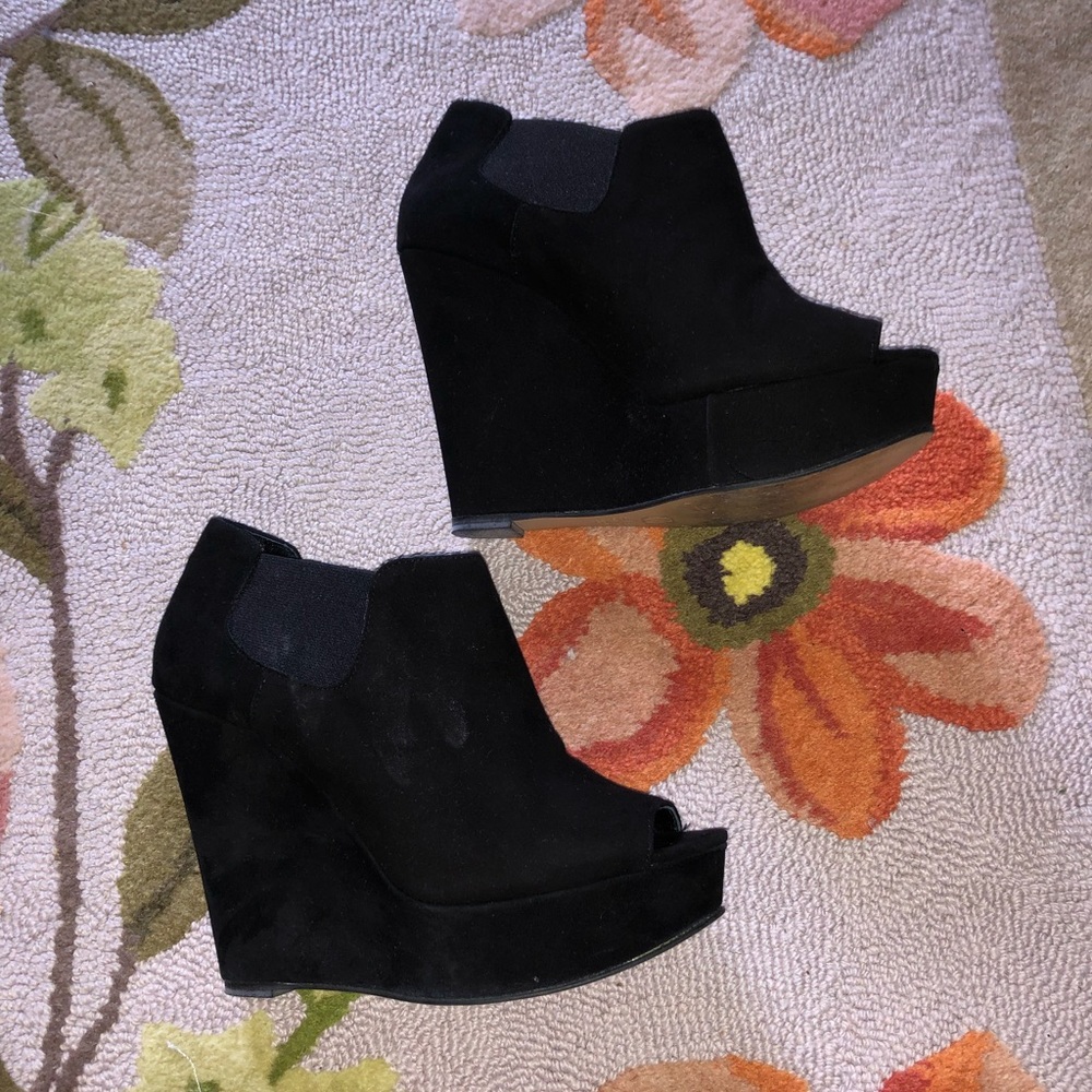 Dee Keller black booties